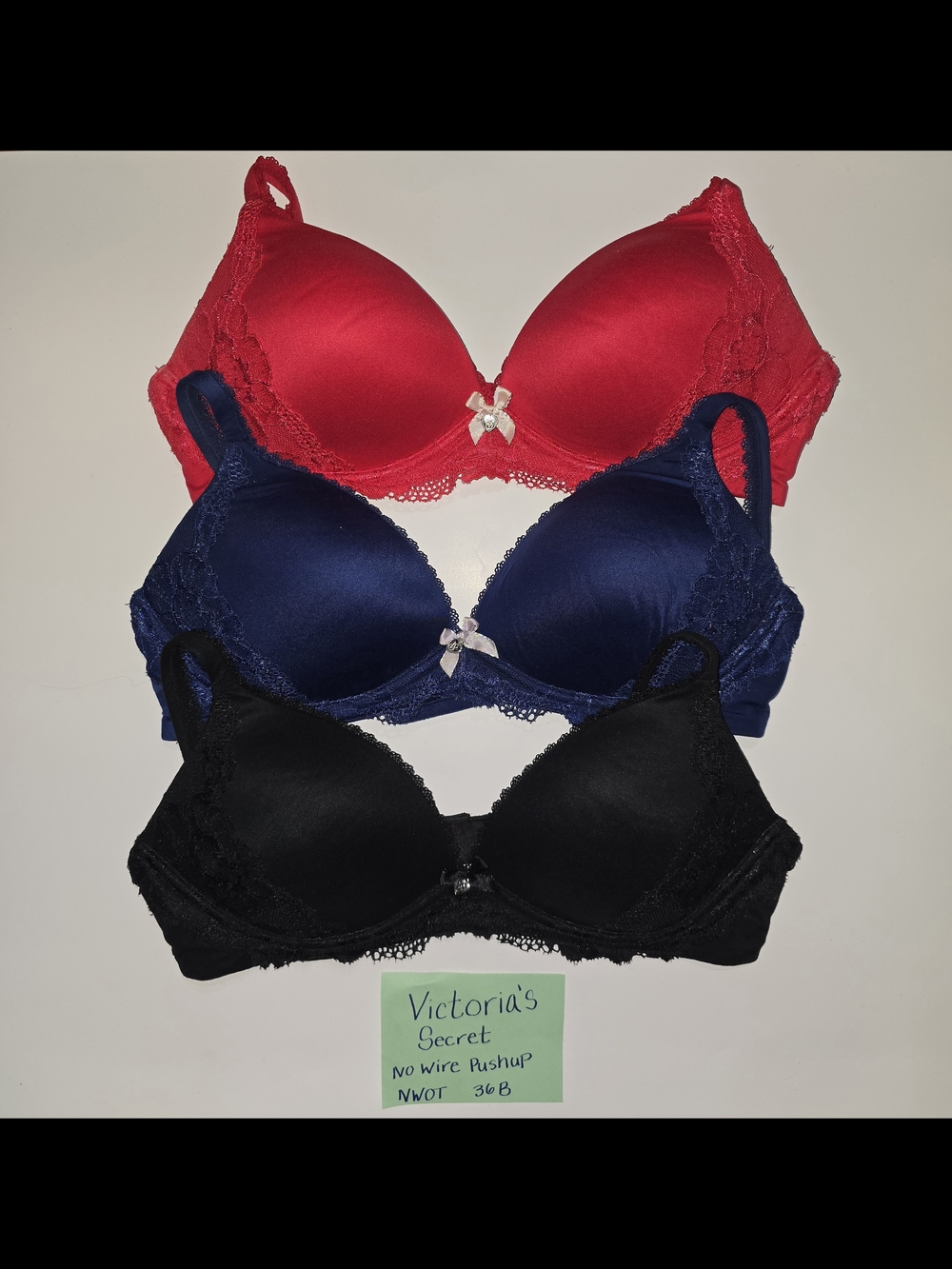 Victoria's Secret Red/Navy/Black Lace No-Wire Pushup Bra Set